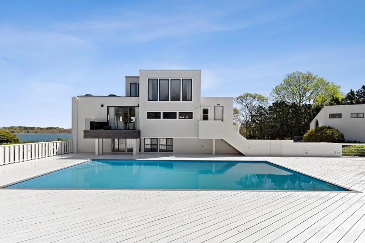 The Hamptons Real Estate | View 84 Inlet Road | Listing