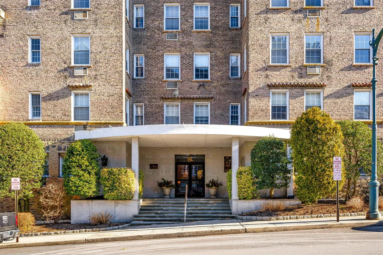 Westchester Real Estate | View 16 N Chatsworth Avenue, 603 | 2 Beds, 2 Baths