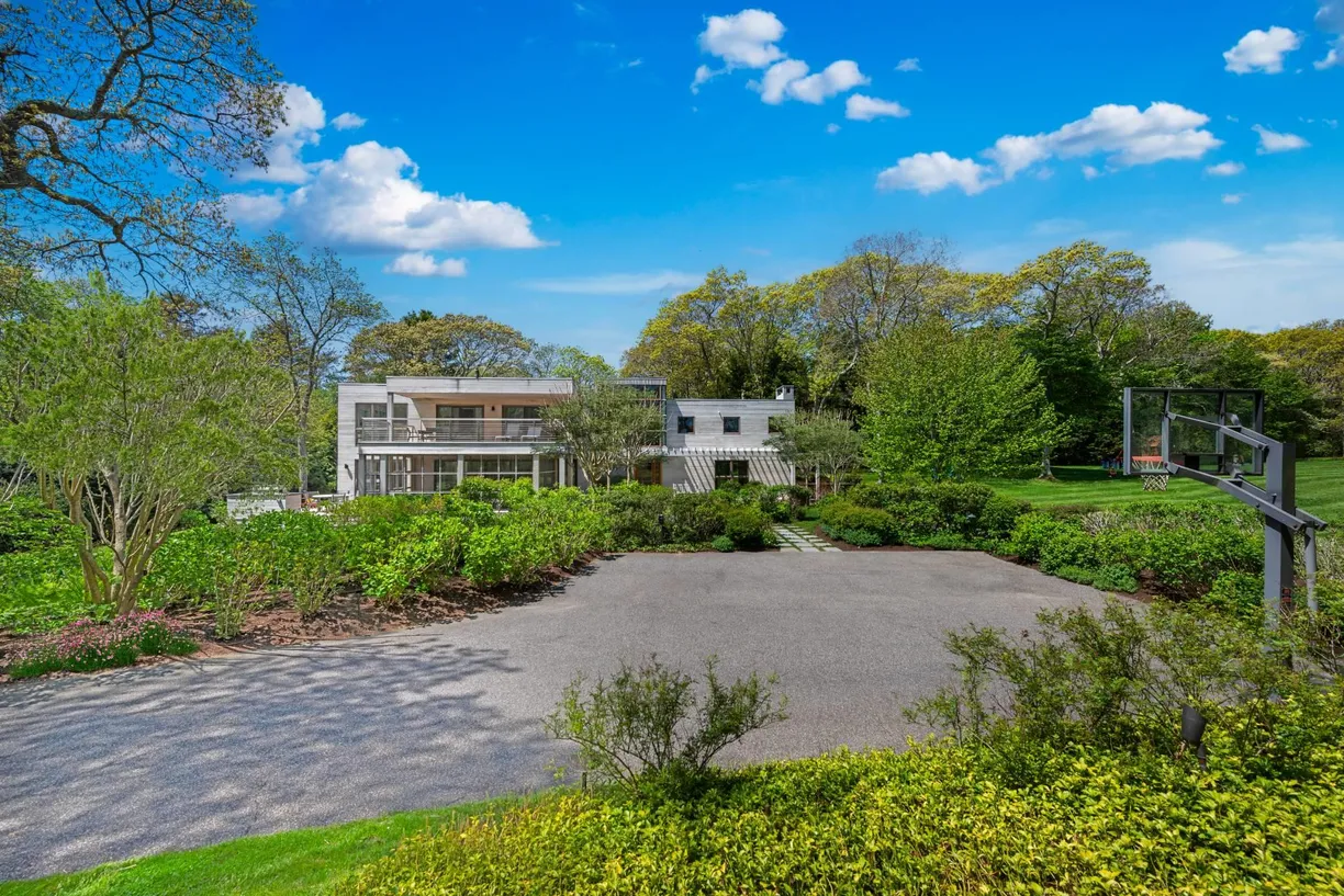 The Hamptons Real Estate | View  | Listing