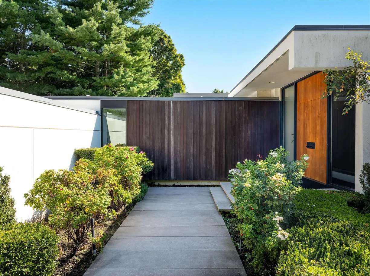 Westchester Real Estate | View 17 Pilgrim Road | Listing