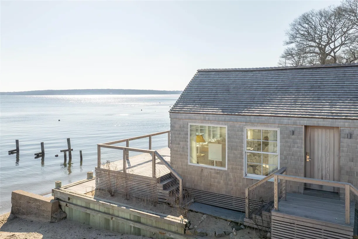The Hamptons Real Estate | View 2400 Bay Avenue | Listing