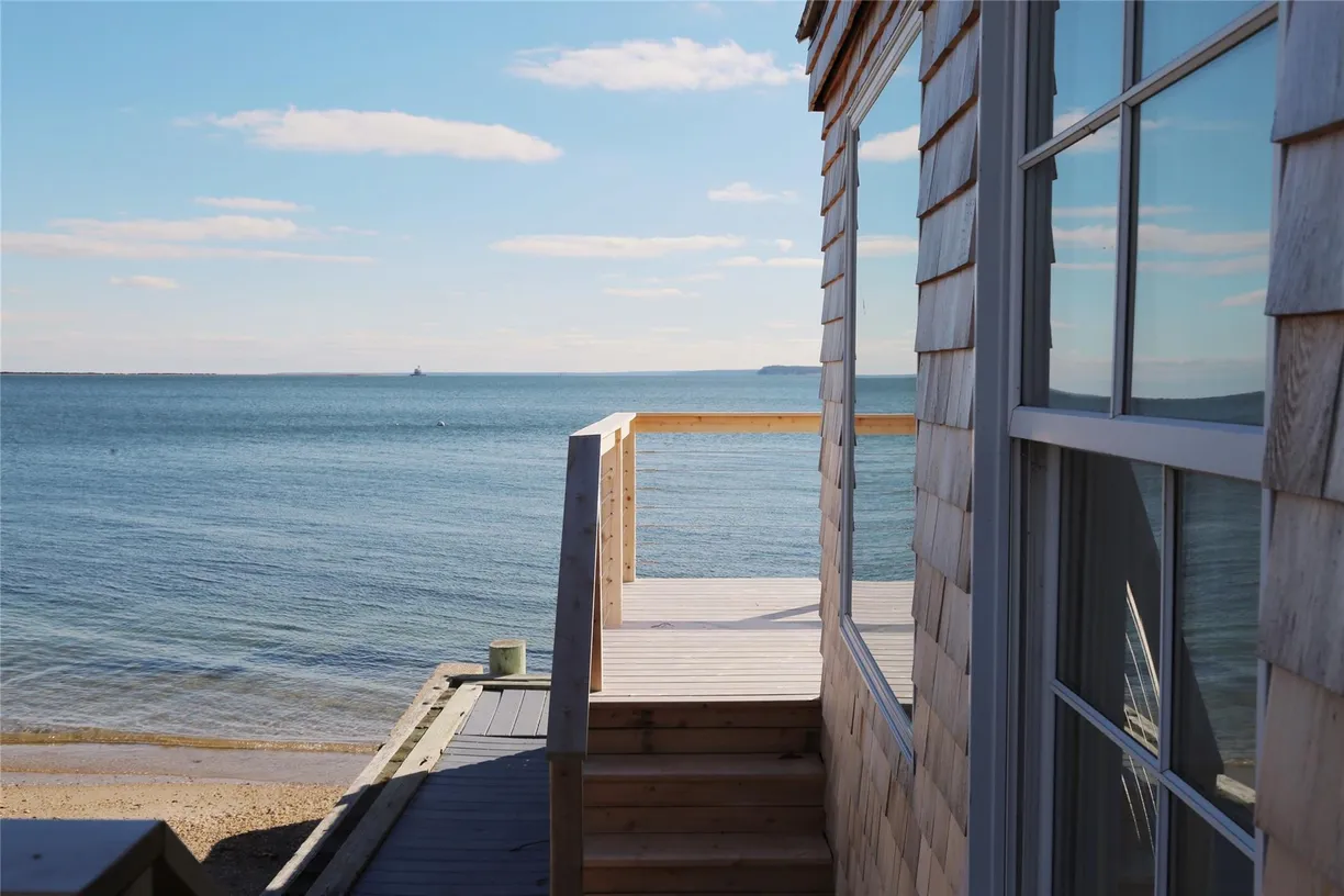 The Hamptons Real Estate | View 2400 Bay Avenue | 2 Beds, 2 Baths