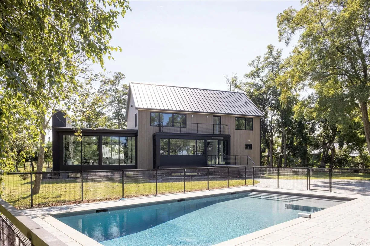 The Hamptons Real Estate | View 290 Windward Road | Listing