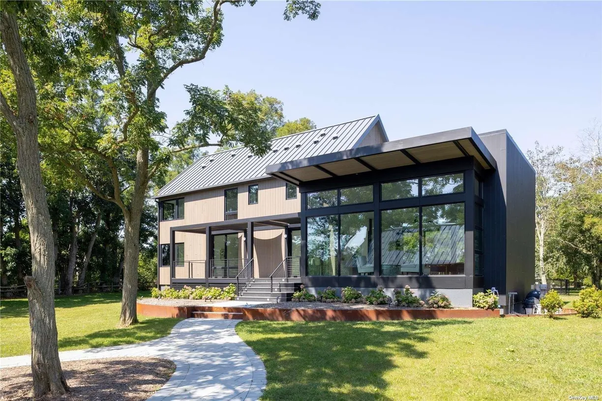 The Hamptons Real Estate | View 290 Windward Road | Listing