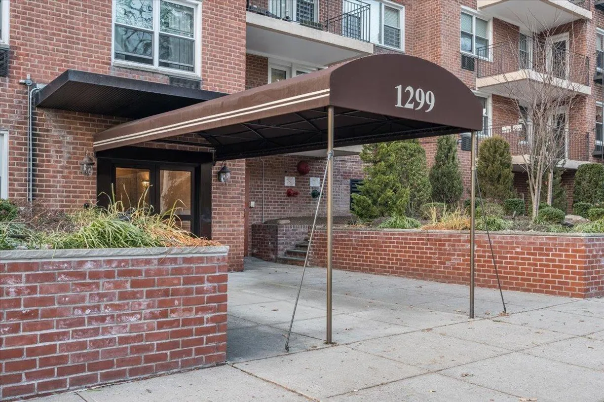 Westchester Real Estate | View 1299 Palmer Avenue, 118 | 1 Bed, 1 Bath