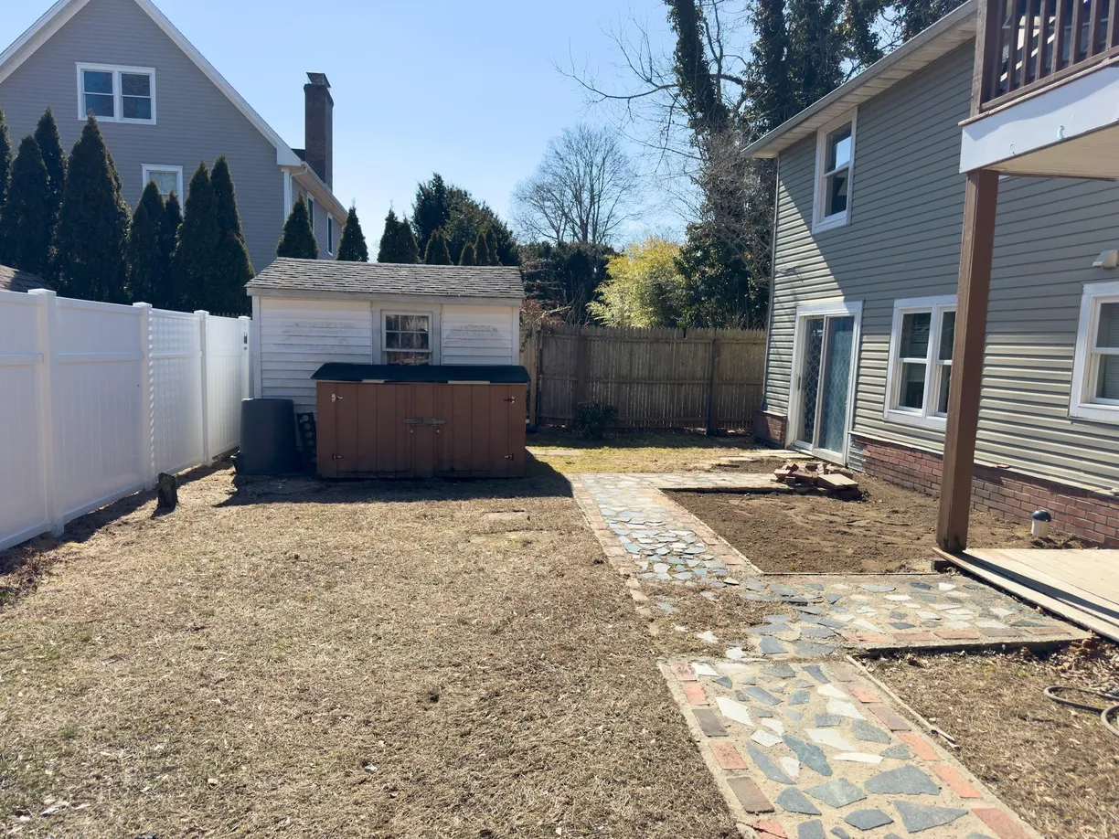 The Hamptons Real Estate | View 110 Flint Street | Listing