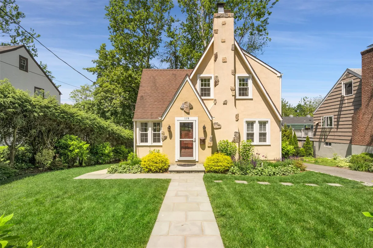 Westchester Real Estate | View 119 Lawrence Avenue | 3 Beds, 1 Bath