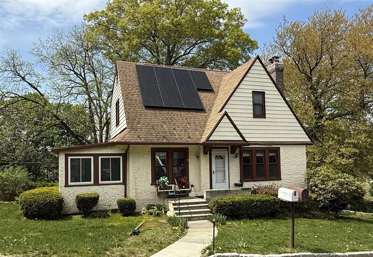 Westchester Real Estate | View 5 Lawrence Avenue | 3 Beds, 2 Baths