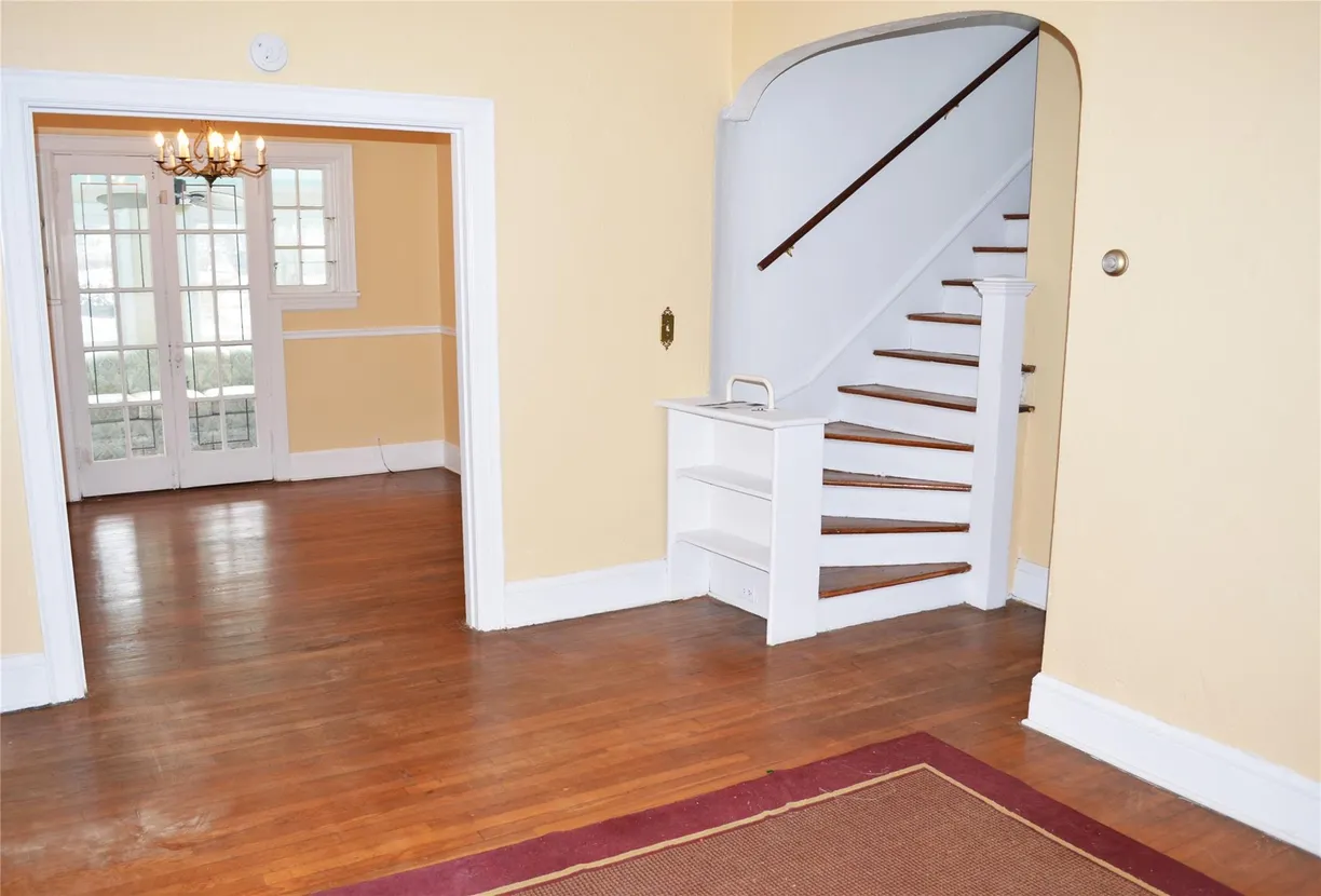 Westchester Real Estate | View 5 Lawrence Avenue | Listing