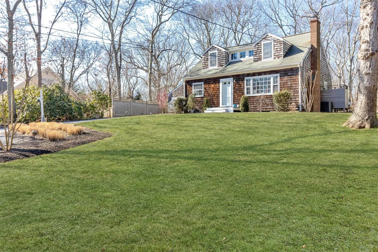 The Hamptons Real Estate | View 1500 Vanston Road | Listing