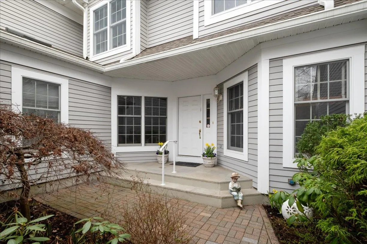 Westchester Real Estate | View 95 Club Pointe Drive | Listing