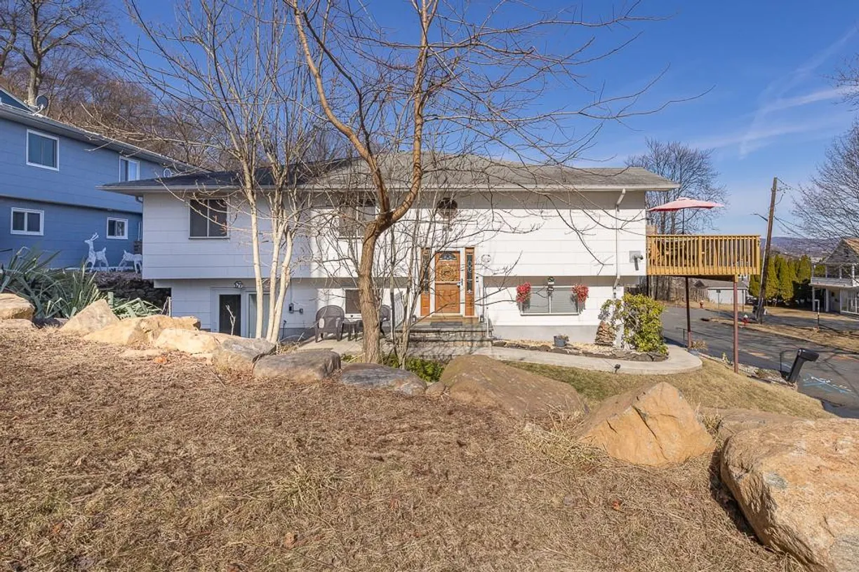 Rockland/Orange/NJ Real Estate | View 3 Park Avenue | 4 Beds, 2 Baths