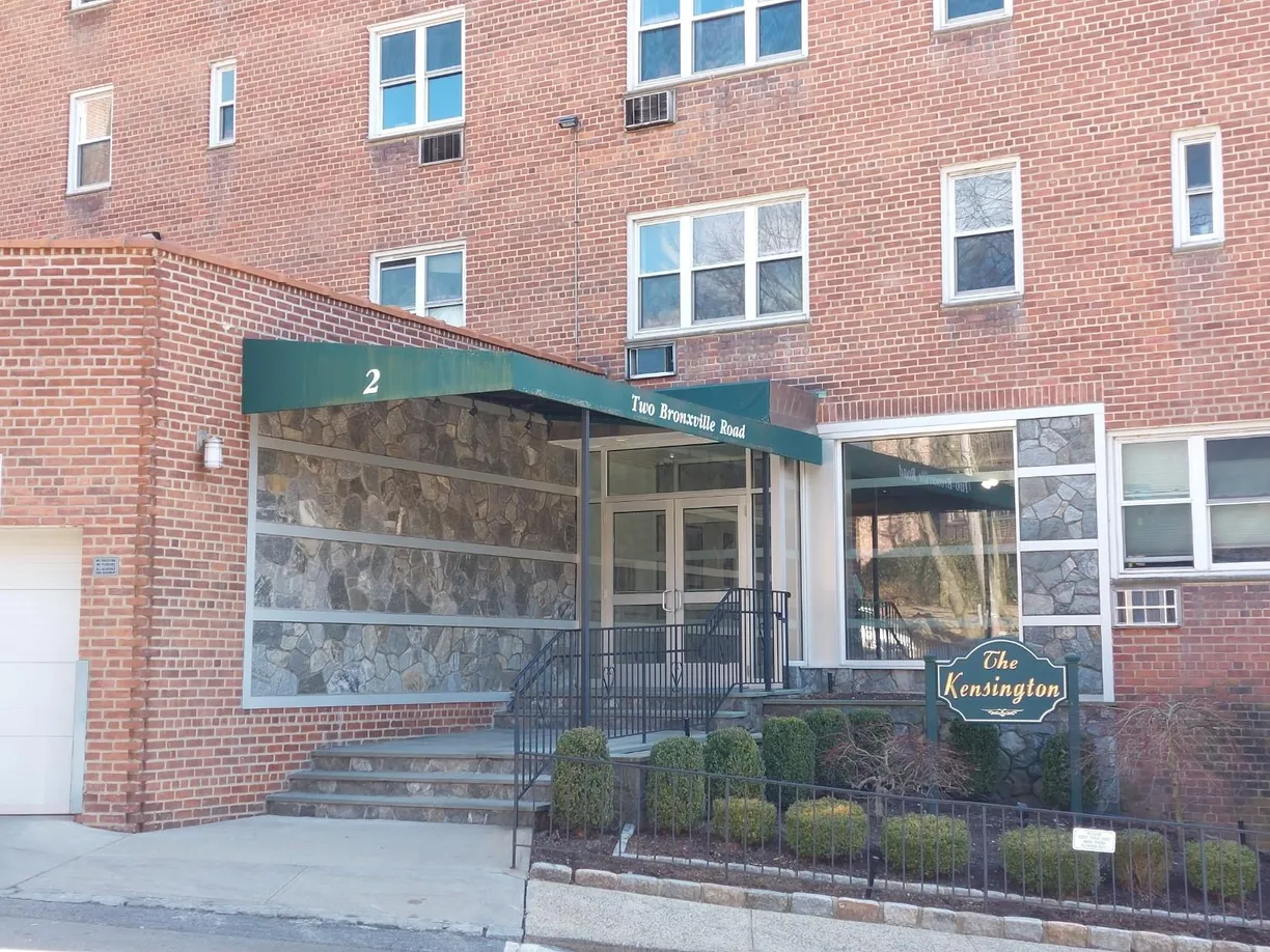 Westchester Real Estate | View 2 Bronxville Road, 2C | 1 Bed, 1 Bath
