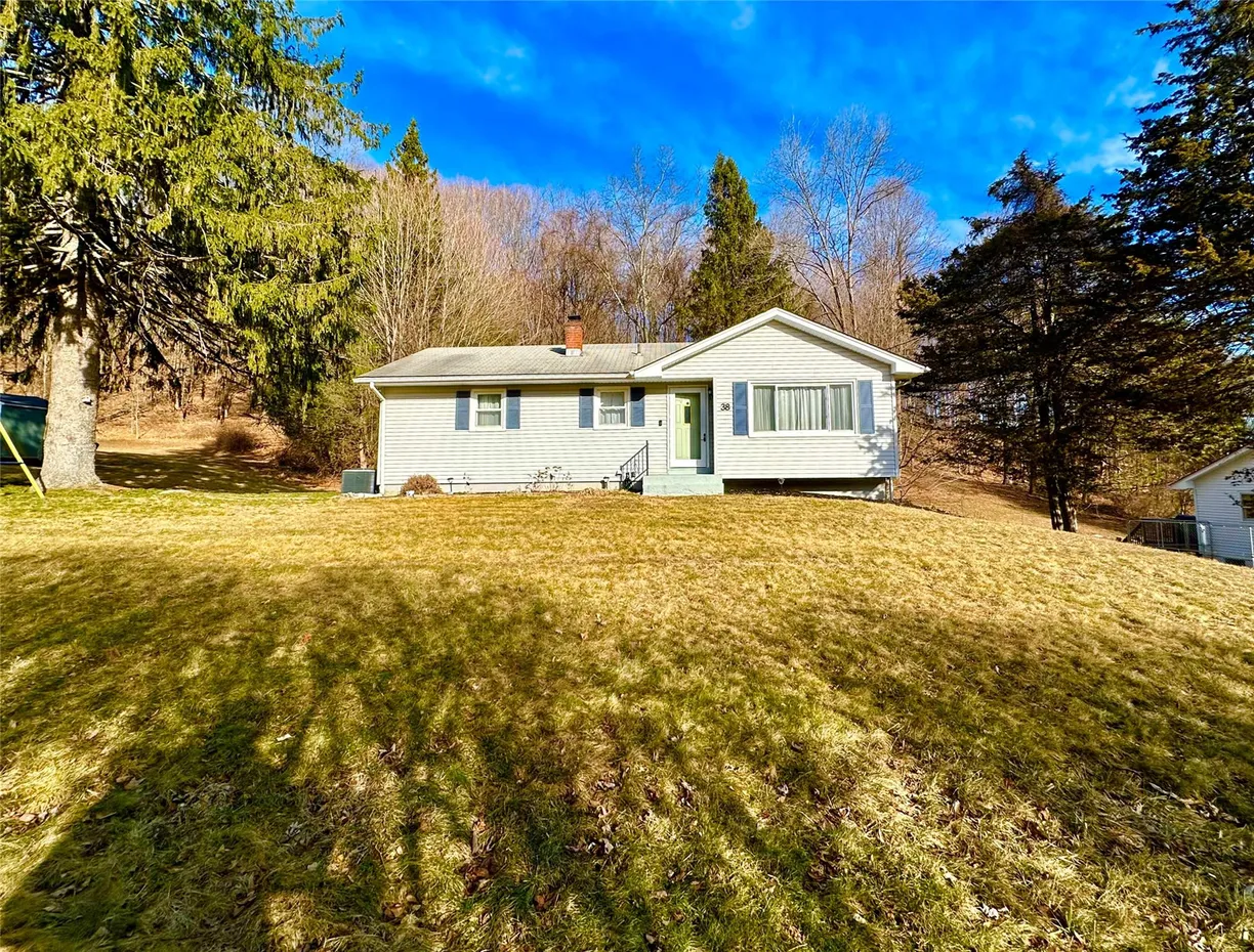 Rockland/Orange/NJ Real Estate | View 38 Karen Drive | 3 Beds, 1 Bath