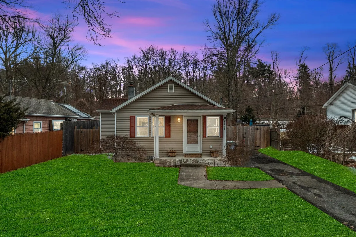 Hudson Valley Real Estate | View 161 Glenerie Boulevard | 2 Beds, 1 Bath
