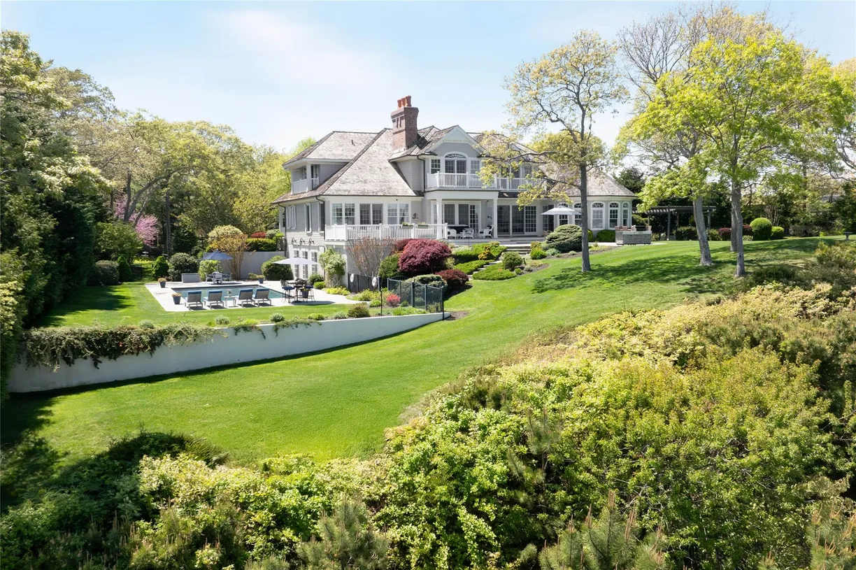 The Hamptons Real Estate | View 3745 Nassau Point Road | 4 Beds, 5 Baths
