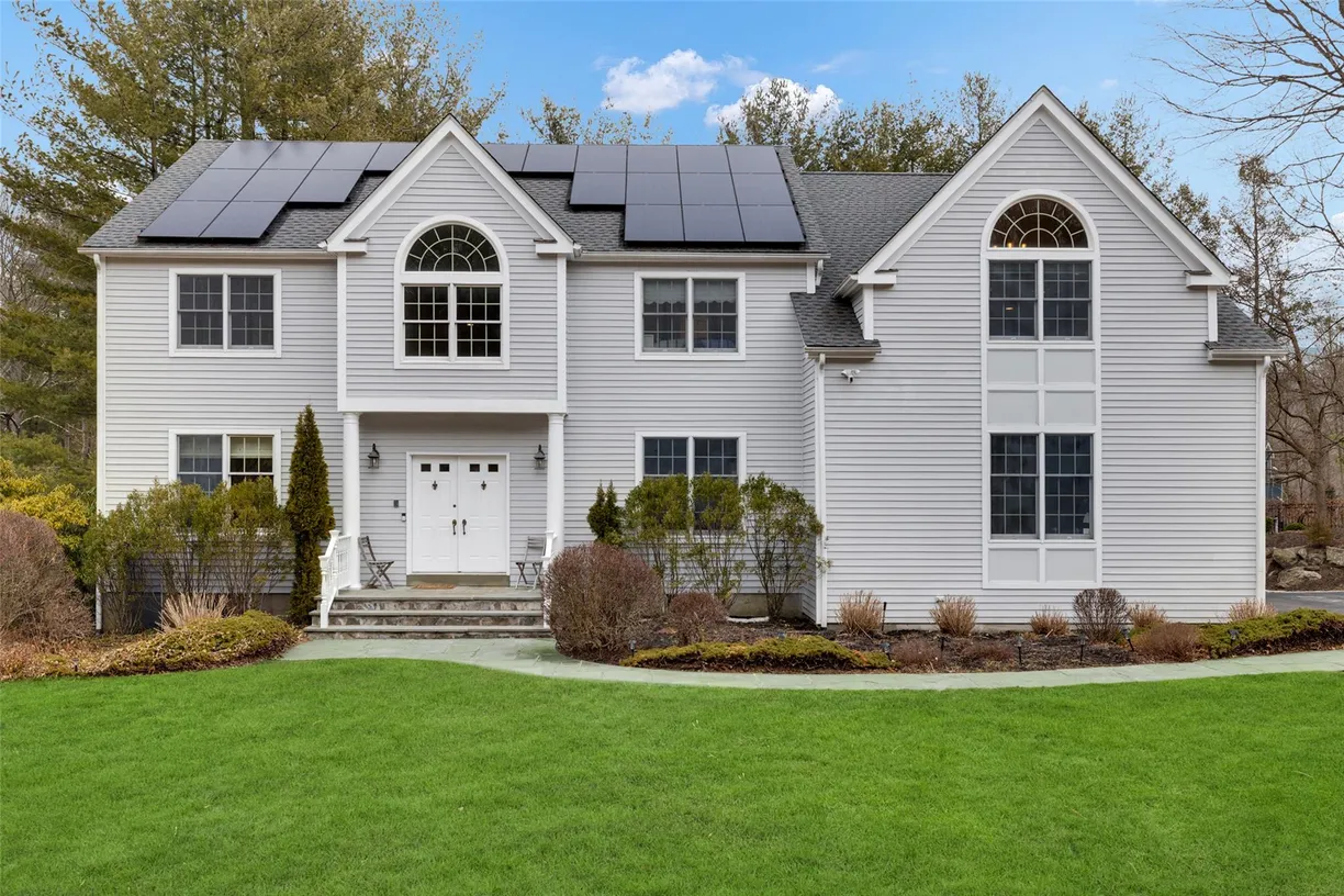 Westchester Real Estate | View 25 Random Farms Drive | 4 Beds, 4 Baths