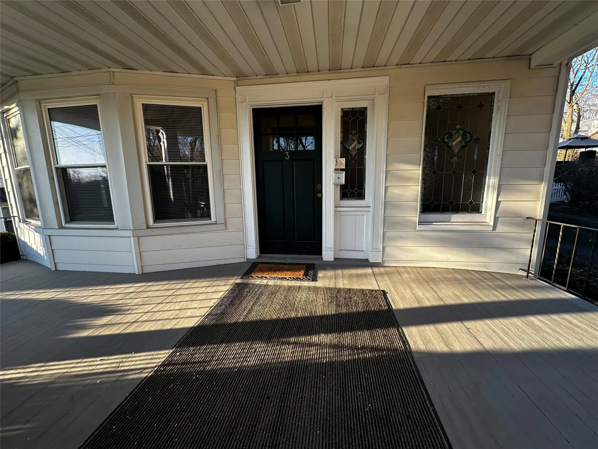 Westchester Real Estate | View 3 Overton Road, 2nd Floor | 2 Beds, 1 Bath