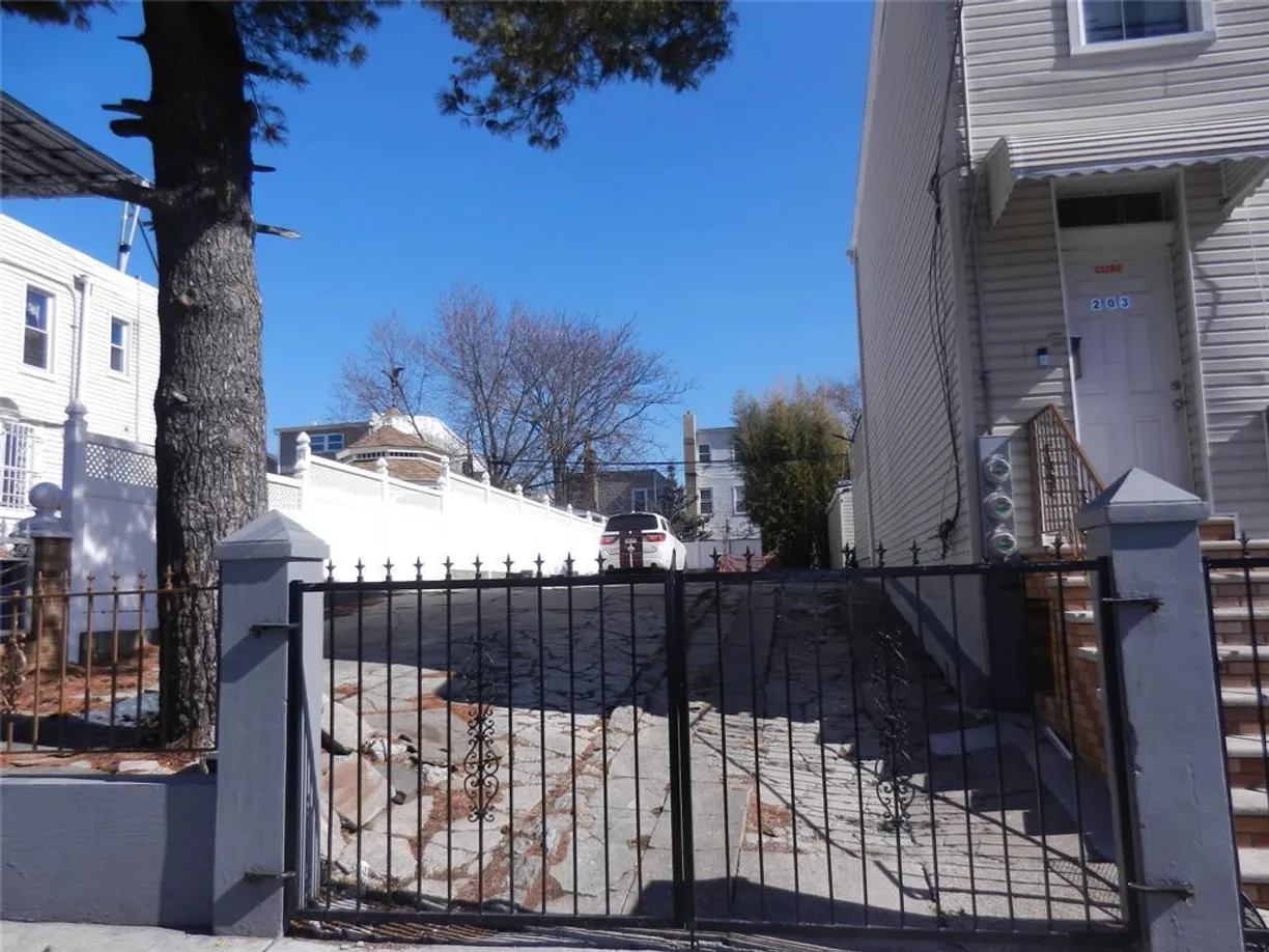New York City Real Estate | View 203 Essex Street | Listing