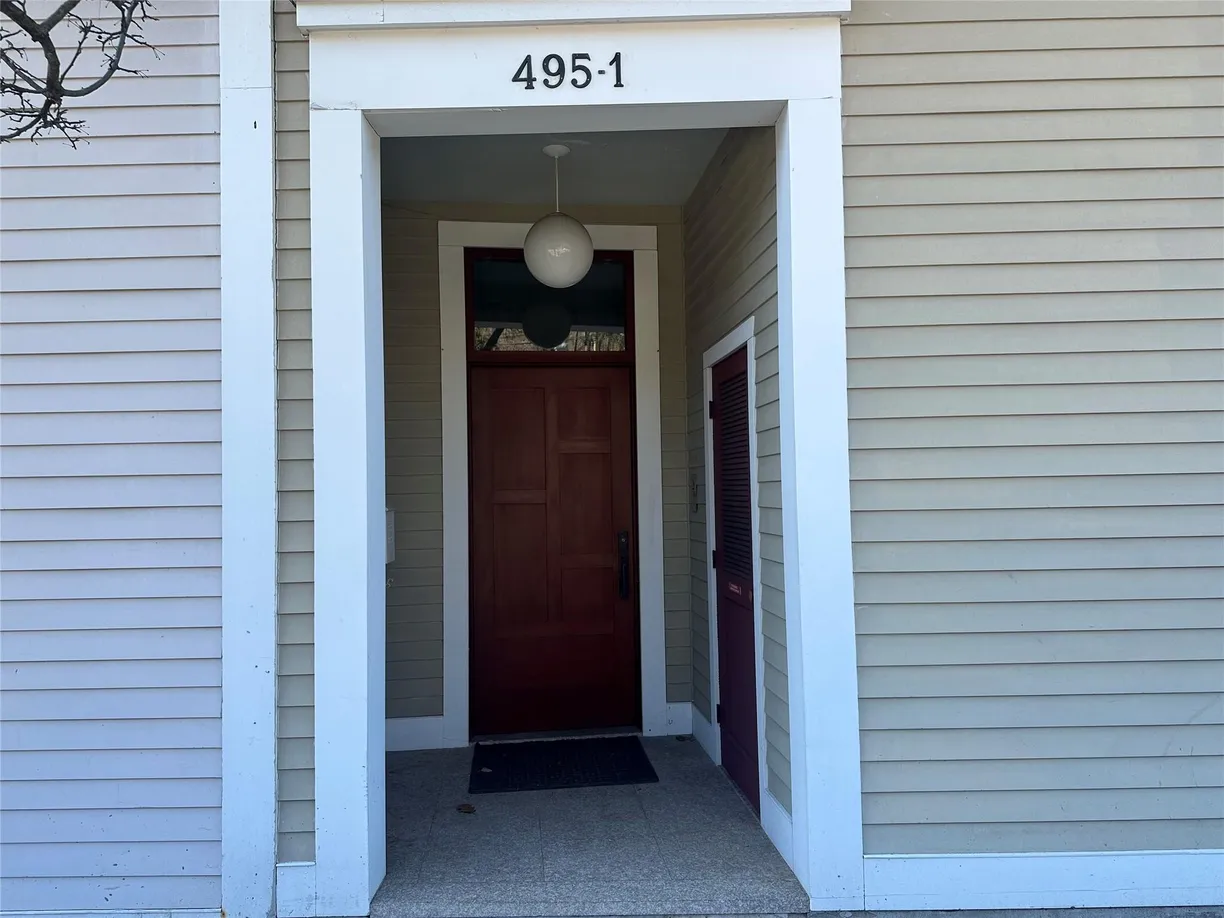 Westchester Real Estate | View 495 Warburton Avenue, 1 | 3 Beds, 4 Baths