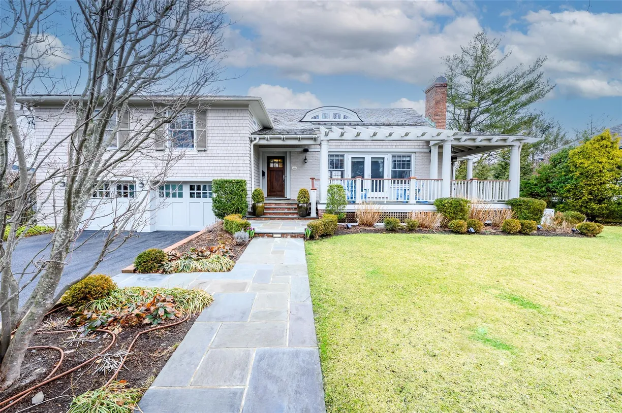 Westchester Real Estate | View 11 Larchmont Avenue | 4 Beds, 3 Baths