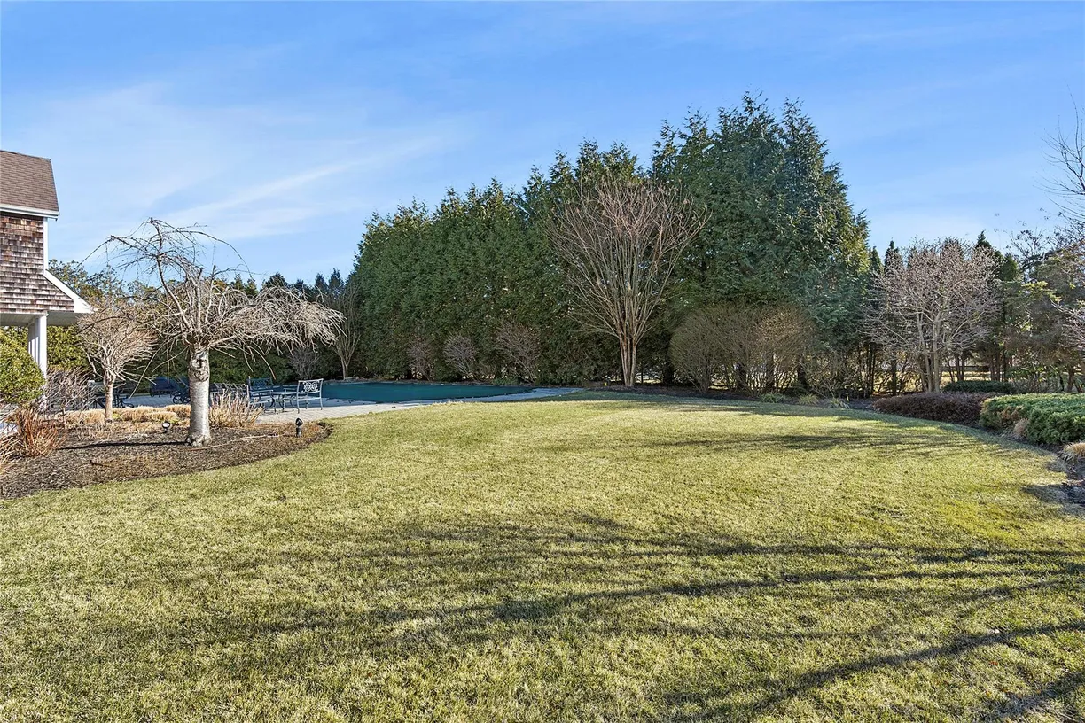 The Hamptons Real Estate | View 1 Seasons Lane | Listing