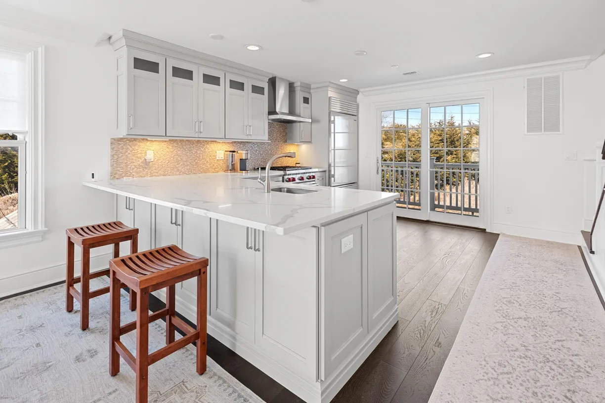 The Hamptons Real Estate | View 52 Village Green Drive | Listing