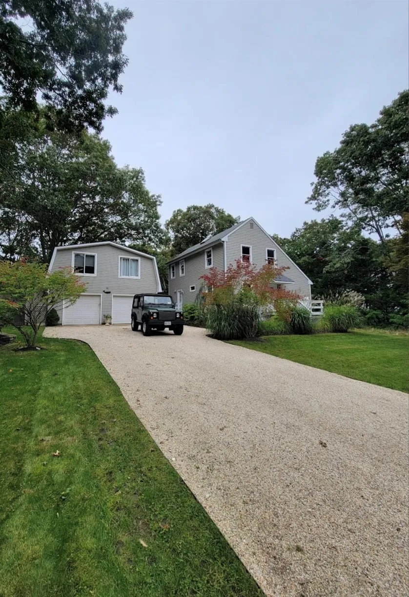 The Hamptons Real Estate | View 33 Whalers Drive | Listing