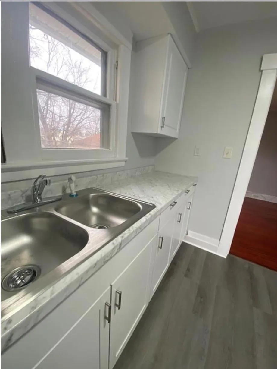 Rockland/Orange/NJ Real Estate | View 464 Route 17M, 3 | 3 Beds, 1 Bath