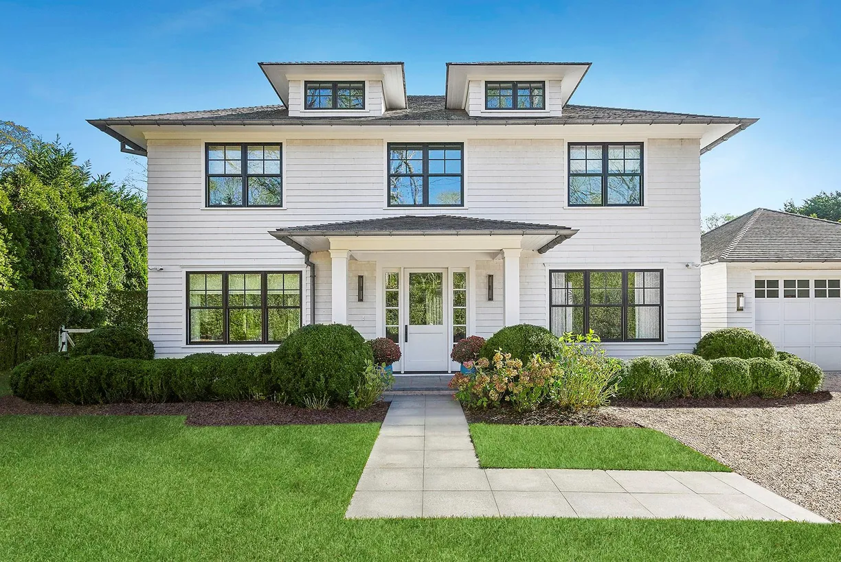 The Hamptons Real Estate | View 200 Cove Hollow Road | 5 Beds, 5 Baths