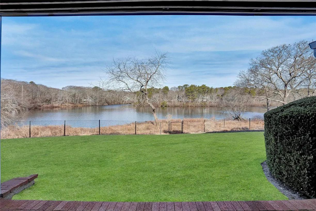 The Hamptons Real Estate | View 34 Montauk Highway, 2 | Listing