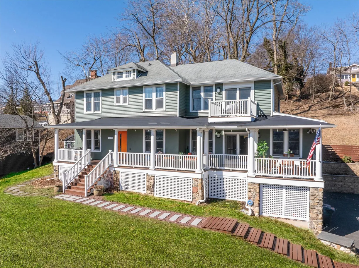 Rockland/Orange/NJ Real Estate | View 172 N. Franklin Street | 4 Beds, 3 Baths