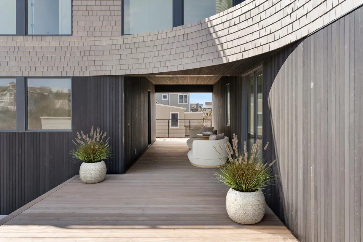 The Hamptons Real Estate | View 780 Dune Road | Listing