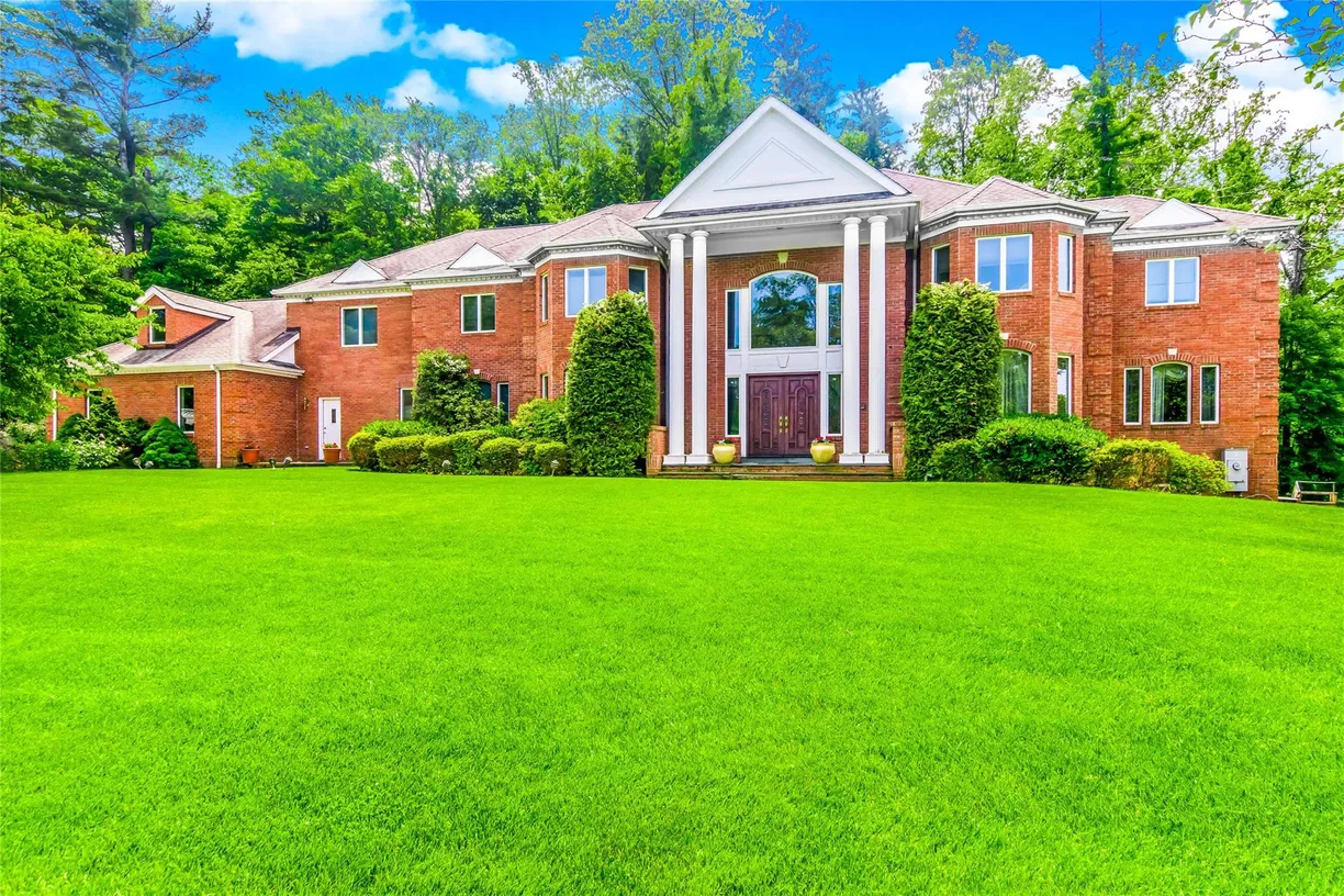 Westchester Real Estate | View 3 Vandalay Court | Listing