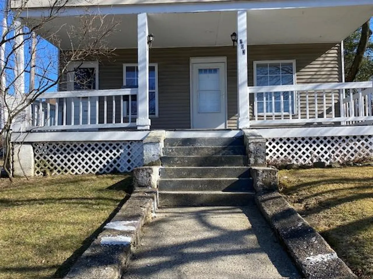 Rockland/Orange/NJ Real Estate | View 103 Watkins Avenue, 1 | 2 Beds, 1 Bath