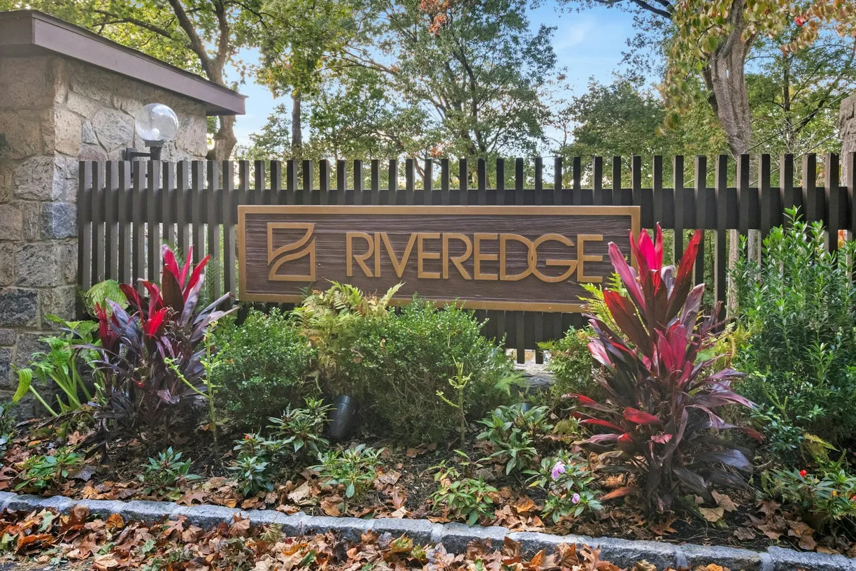 Westchester Real Estate | View 1 David Lane, 2-G | 1 Bed, 1 Bath