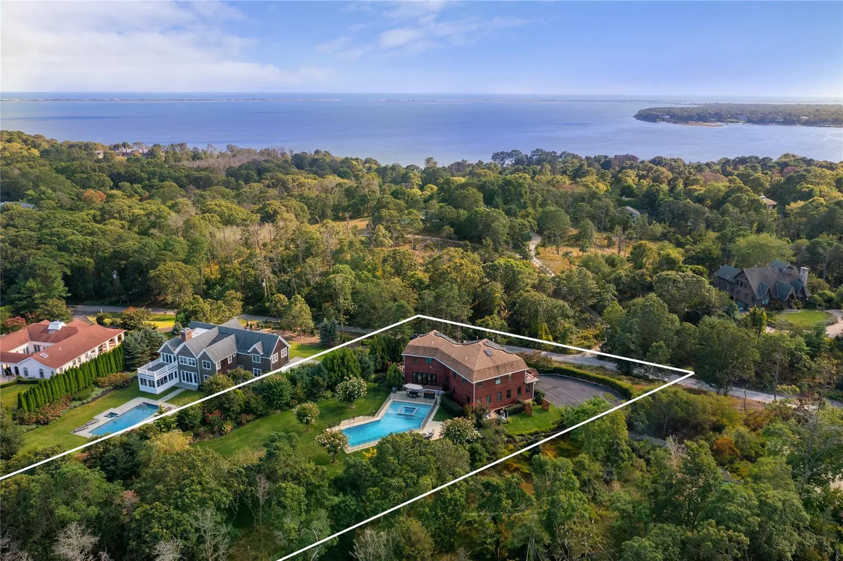 The Hamptons Real Estate | View 89 Old Canoe Place Road | 6 Beds, 7 Baths