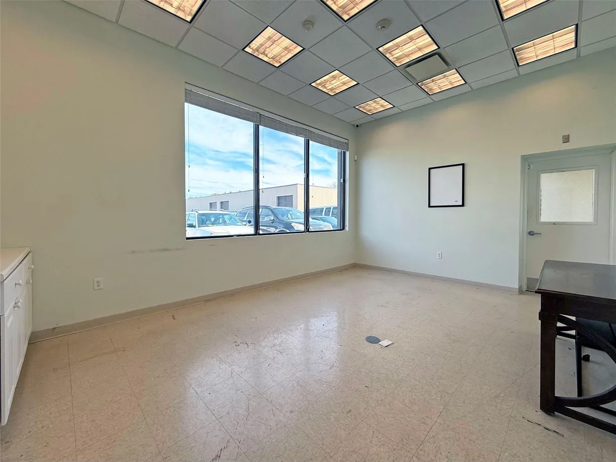 The Hamptons Real Estate | View 15 Frowein Road, A-3