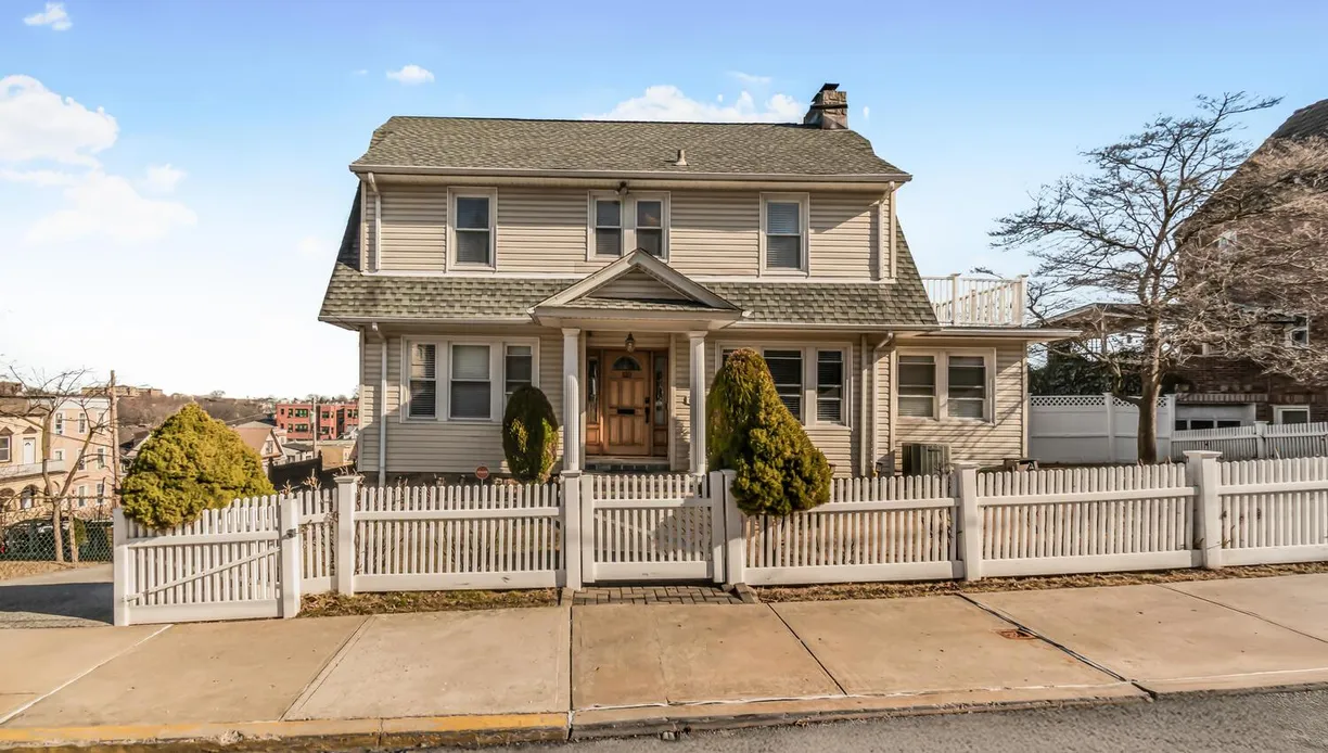 Westchester Real Estate | View 120 St. James Terrace | 3 Beds, 3 Baths