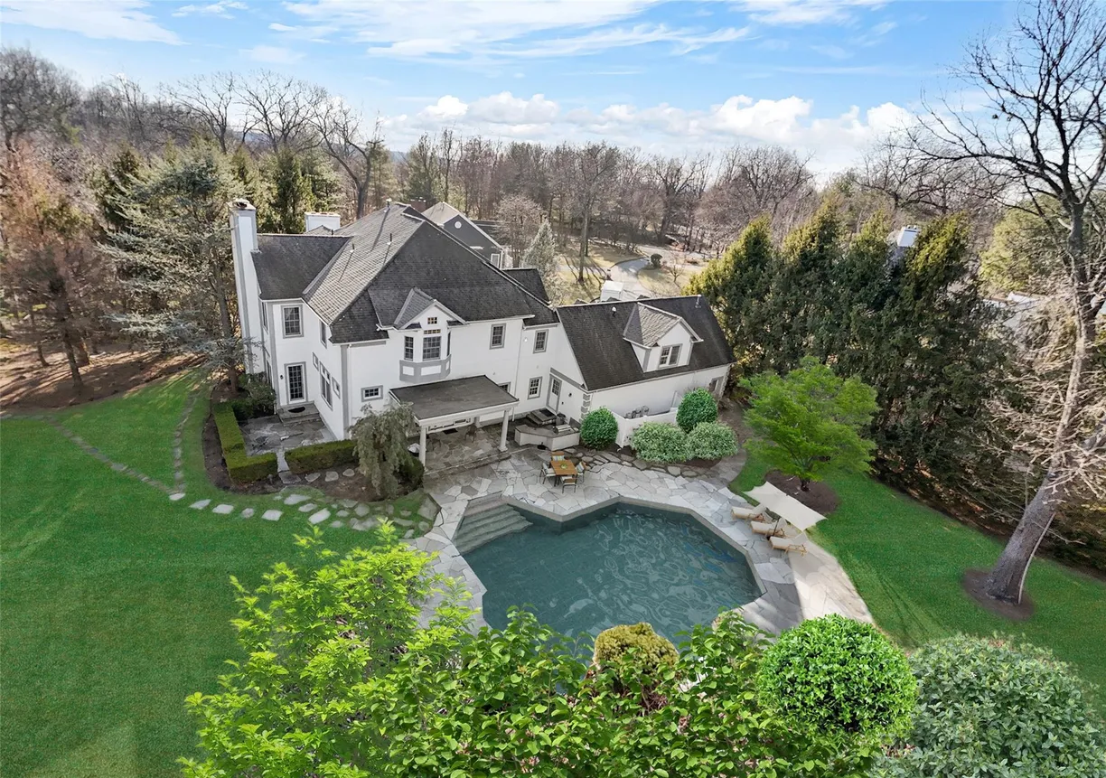 Westchester Real Estate | View 2 Camden Court | Listing