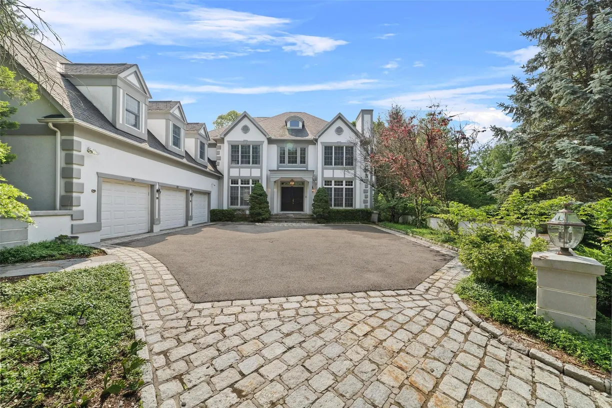 Westchester Real Estate | View 2 Camden Court | Listing