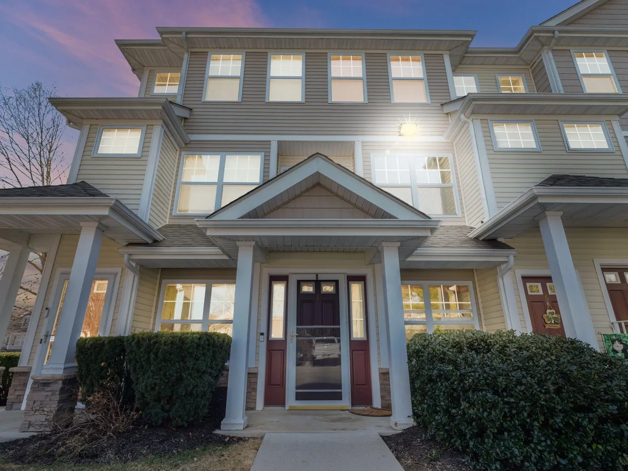 Rockland/Orange/NJ Real Estate | View 25 Fairways Drive, 1 | 2 Beds, 2 Baths