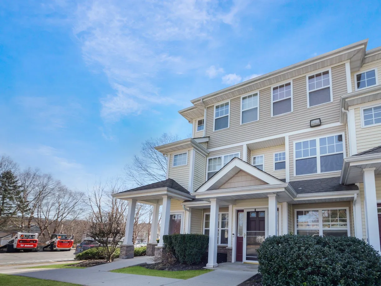 Rockland/Orange/NJ Real Estate | View 25 Fairways Drive, 1 | Listing