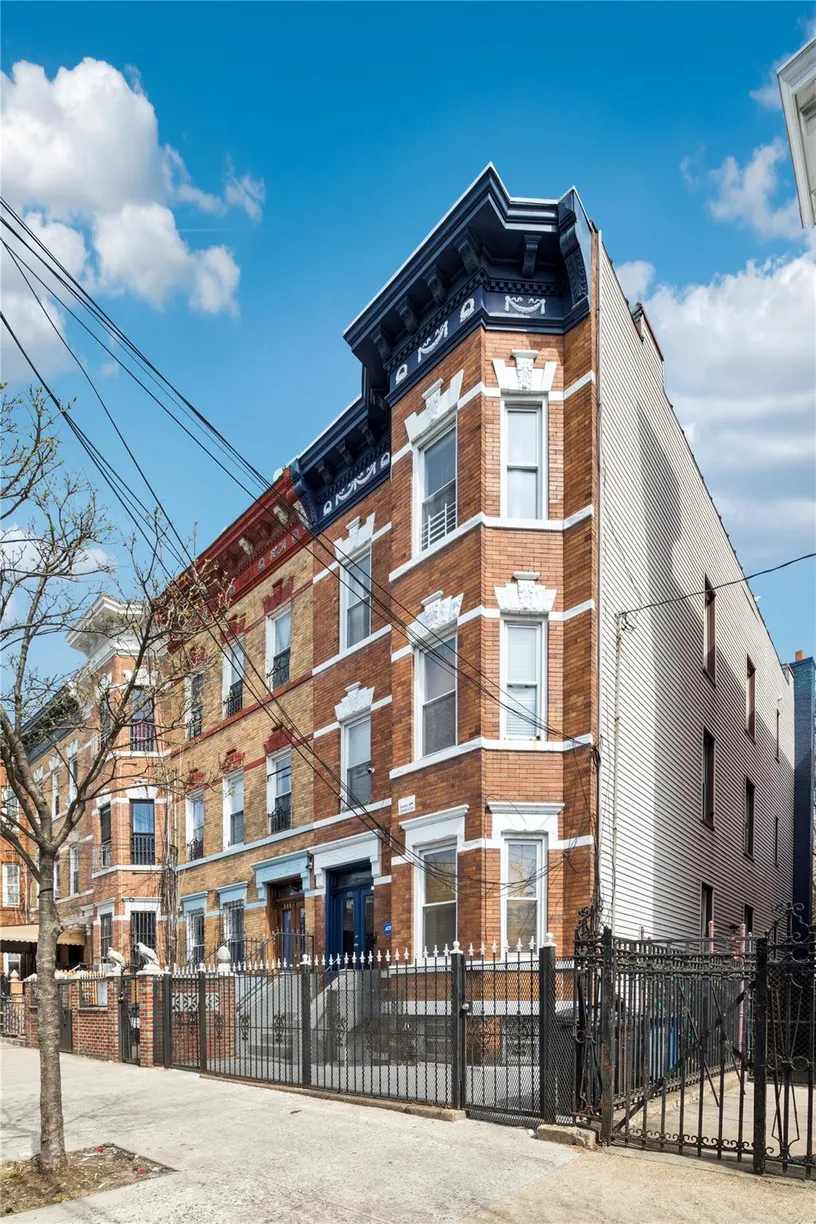 New York City Real Estate | View 185 Chestnut Street | Listing