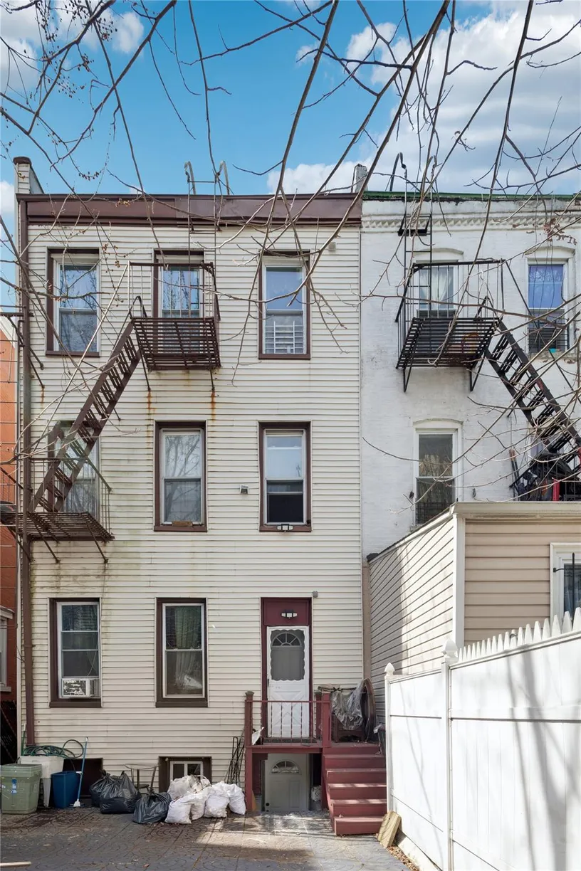 New York City Real Estate | View 185 Chestnut Street | Listing