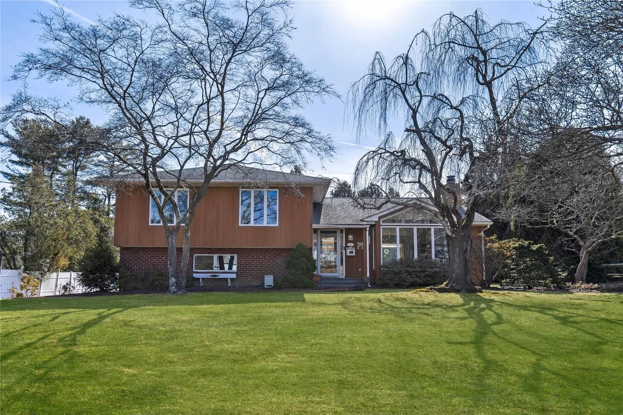 Westchester Real Estate | View 1 Country Ridge Drive | 3 Beds, 2 Baths