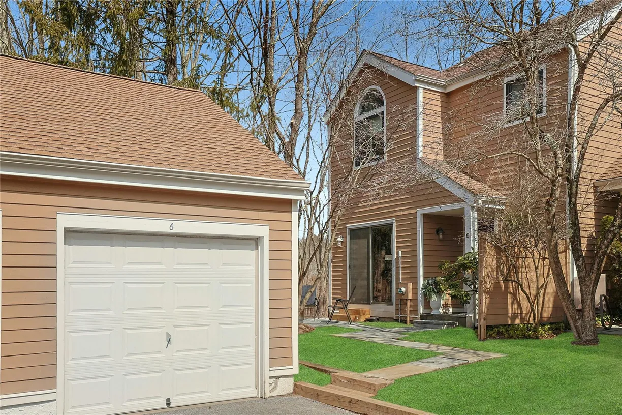 Westchester Real Estate | View 6 Deer Run | 3 Beds, 2 Baths