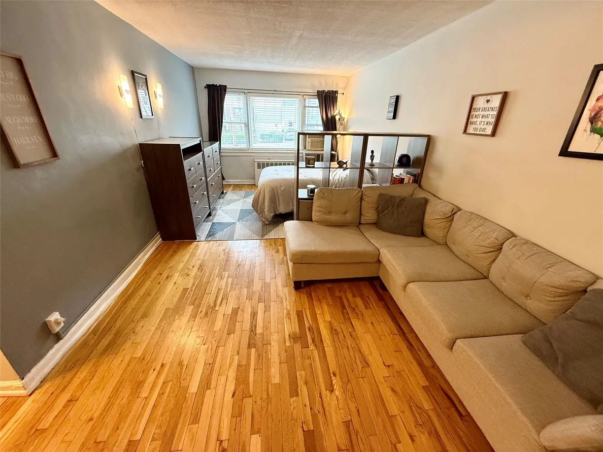 Westchester Real Estate | View 8 Leewood Circle, 2L | Listing