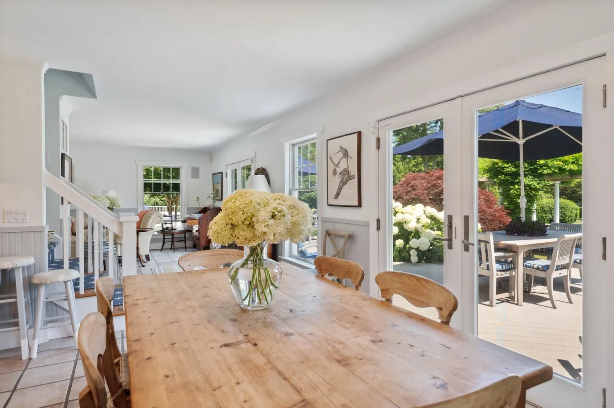 The Hamptons Real Estate | View 43 Greenleaf Lane | Listing