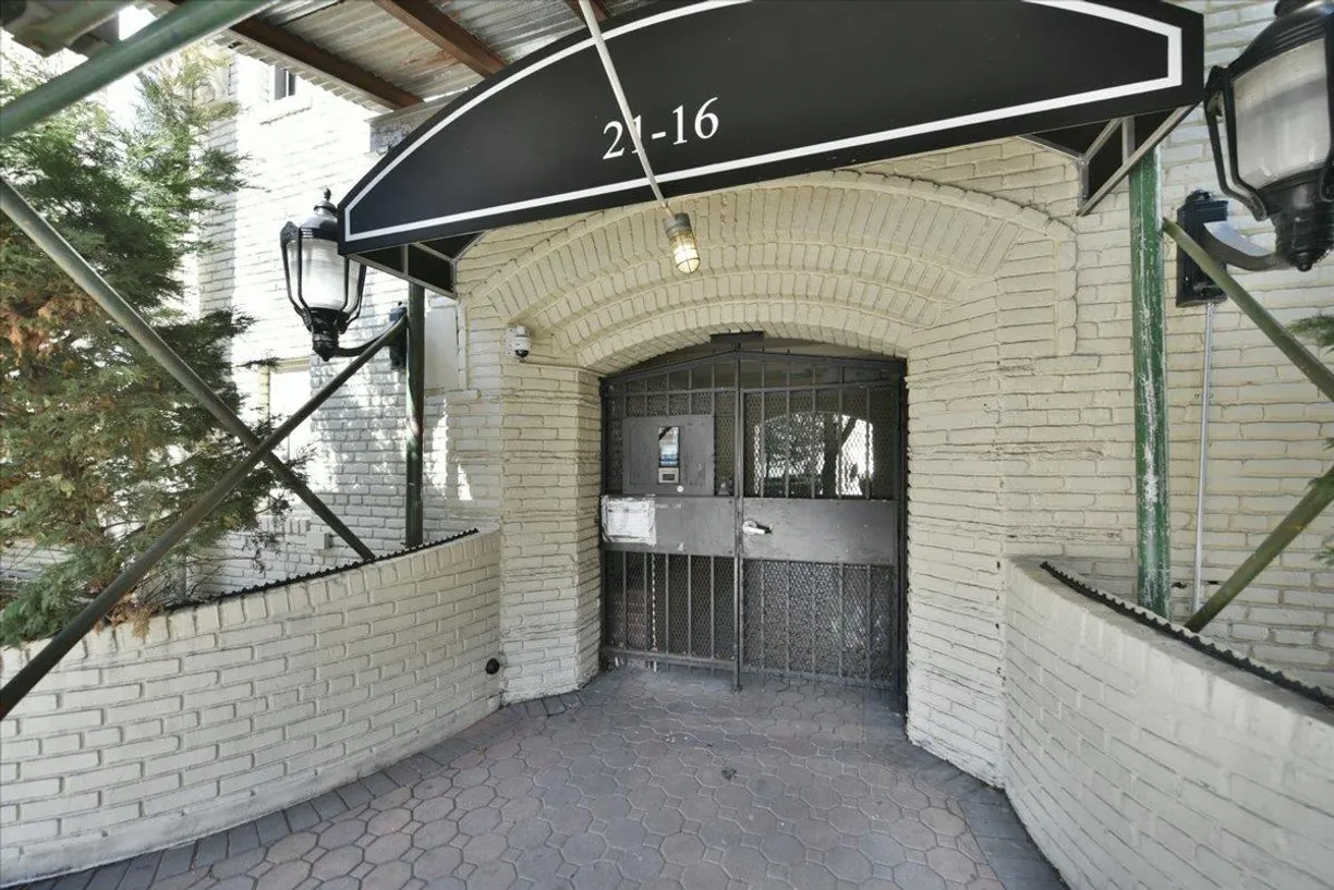New York City Real Estate | View 21-16 35 Street, 1B | Listing